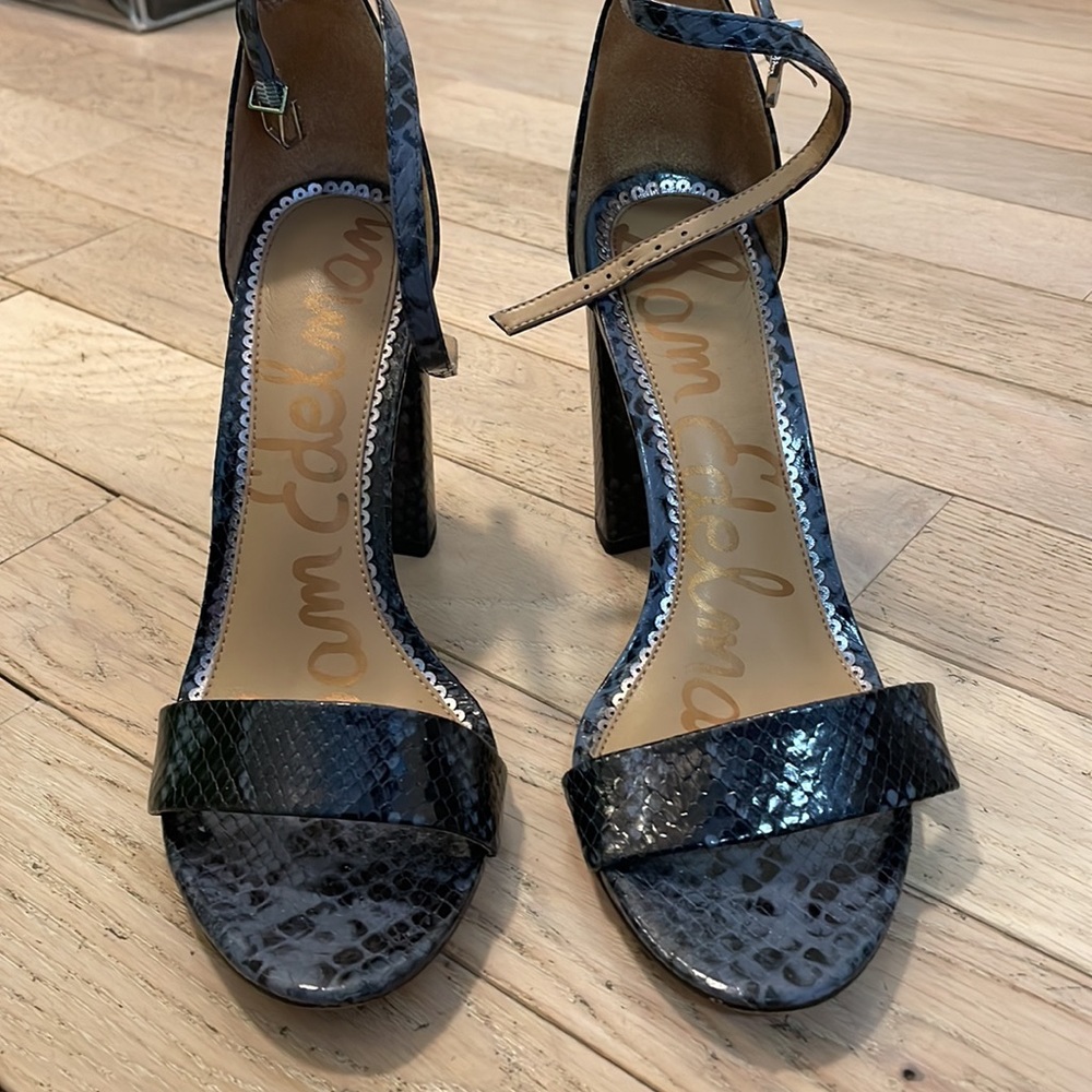 Sam edelman Yaro heeled sandals size 9 black/blue Snakeskin
